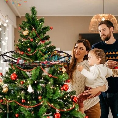 Kalėdinis traukinys ant eglutės su šviesomis ir Merry Christmas garsu 2